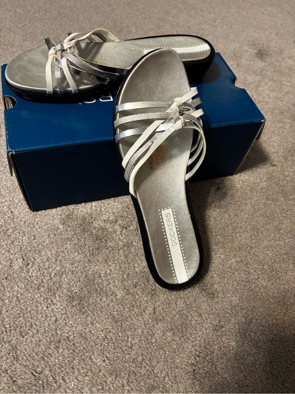 Dockers Size 8 Metallic Silver and White Strappy Slide Sandals for Women